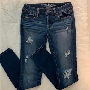 High-waisted jegging.